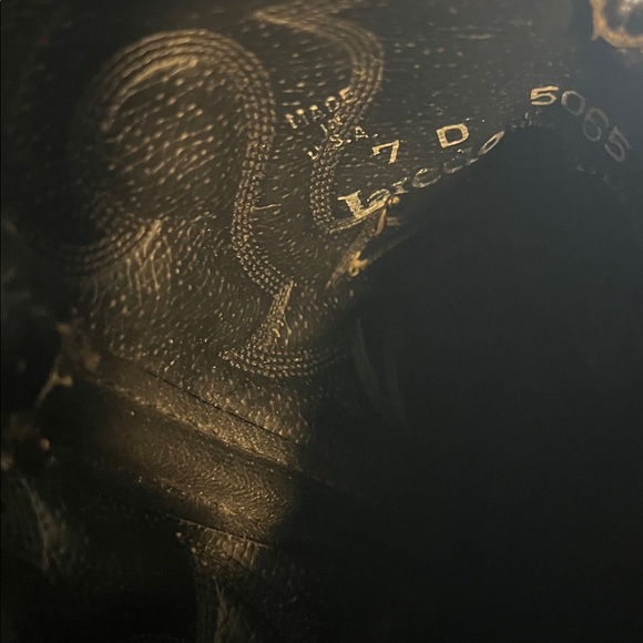 Laredo mens SZ 7 D cowboy boots. Preowned in good condition. - Picture 6 of 6